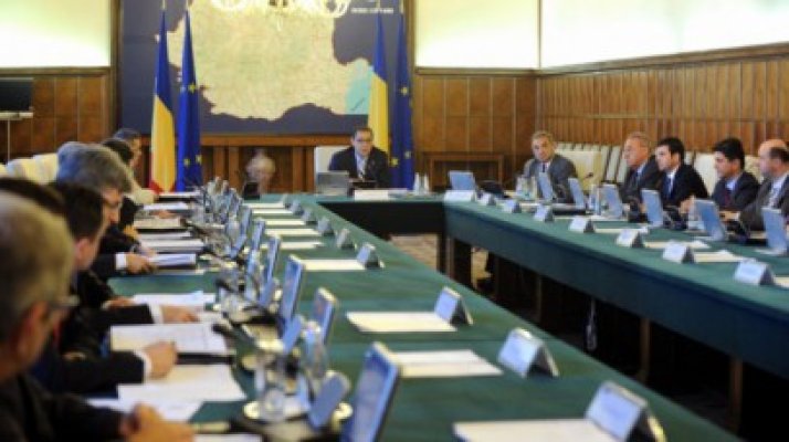 Ministerele şi autorităţile vor funcţiona cu mai puţini oameni - iată ce s-a decis în şedinţa de Guvern!